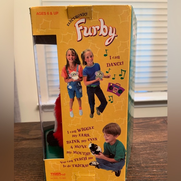 Electronic Furby Holiday/Santa Special Limited Edition SANTA 1999 - Picture 3 of 6